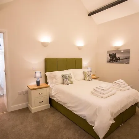 Netherby Hall By Underthedoormat Apartment