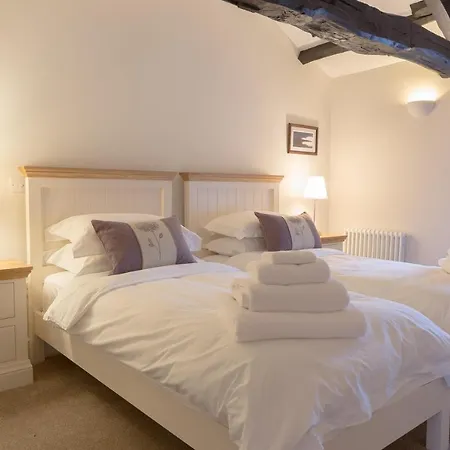 Netherby Hall By Underthedoormat Apartment